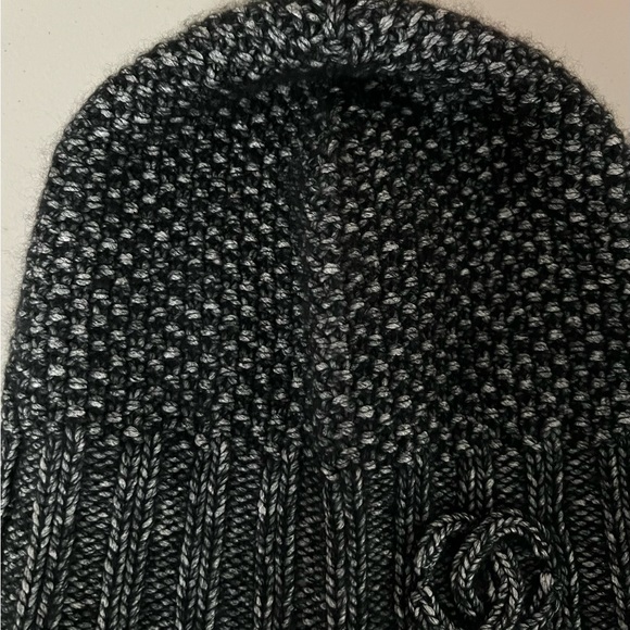 Chanel Hat cashmere never worn - Picture 1 of 9